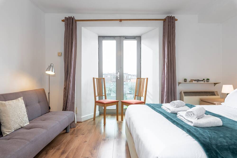 Entire apartment, The Jameson Distillery - A Historic Pad in Central Dublin (With Parking!) in Dublin, County Dublin
