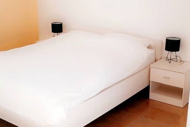 Ganze Wohnung, 2 Bedroom Apartment conveniently situated a few steps from the sea in Lapad Bay in Dubrovnik, Grad Dubrovnik