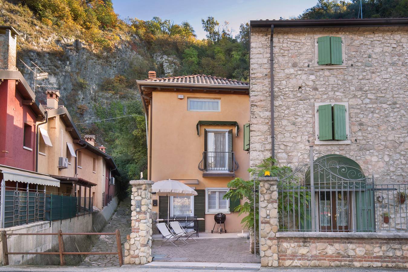 Ganze Wohnung, Apartment Casetta Alla Pozza in Torri Del Benaco in Torri del Benaco, Gardasee-Berge