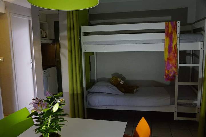 Gîte pour 4 personnes, avec Balcon et Piscine dans Bois de Païolive - 3