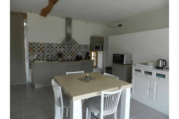 Gîte pour 3 personnes, avec jardin en Corrèze
