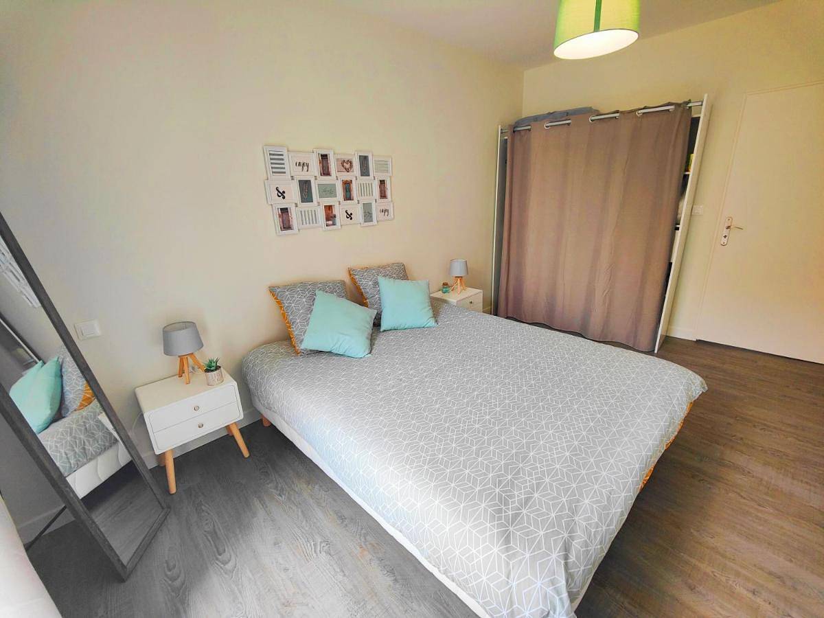 Appartement entier, One-Bedroom Apartment in Riom, Parc naturel régional des Volcans d'Auvergne