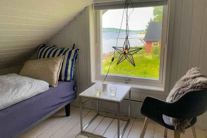 Liebevoll renoviertes Fjordhouse in Malsnes mit eigenem Strand in Målselv
