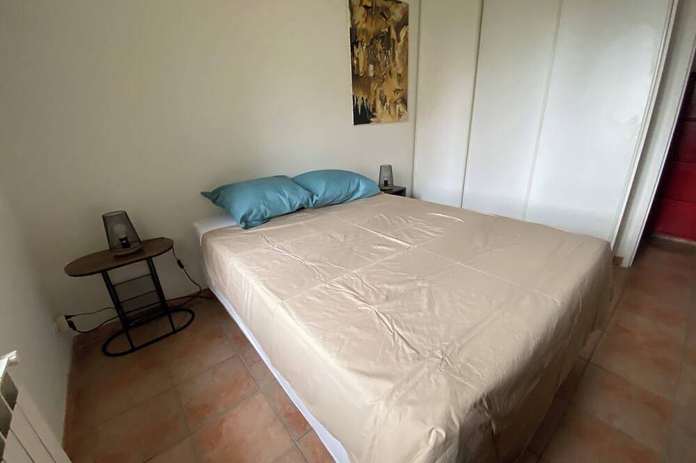 Renovated house, elegant and central in Istres, Istres region