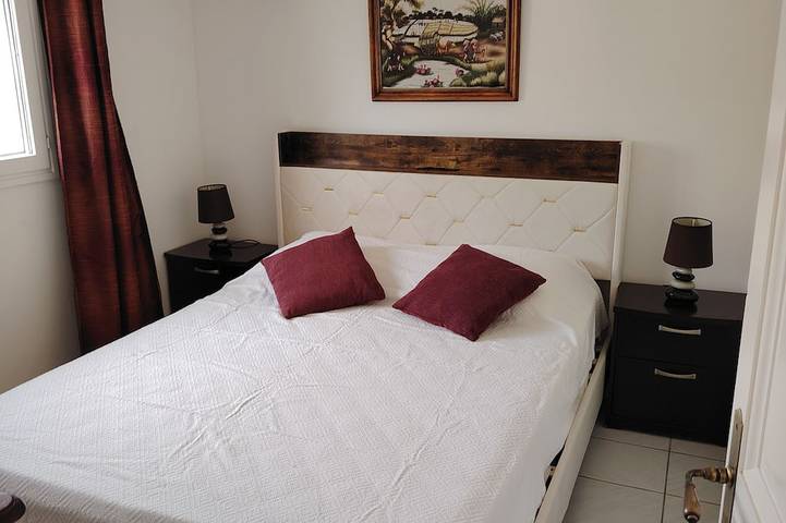 Gîte pour 4 personnes, avec terrasse et jardin à La Crau - 3