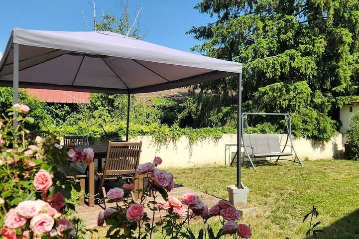 Maison de vacances pour 10 personnes, avec Jacuzzi ainsi que Terrasse et Jardin à Chavanoz