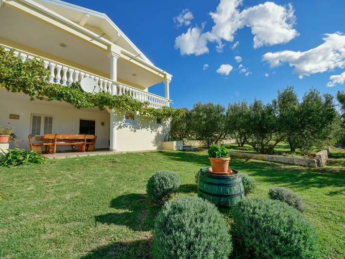 Ferienhaus für 6 Personen, mit Terrasse und Garten in Zadar - 2
