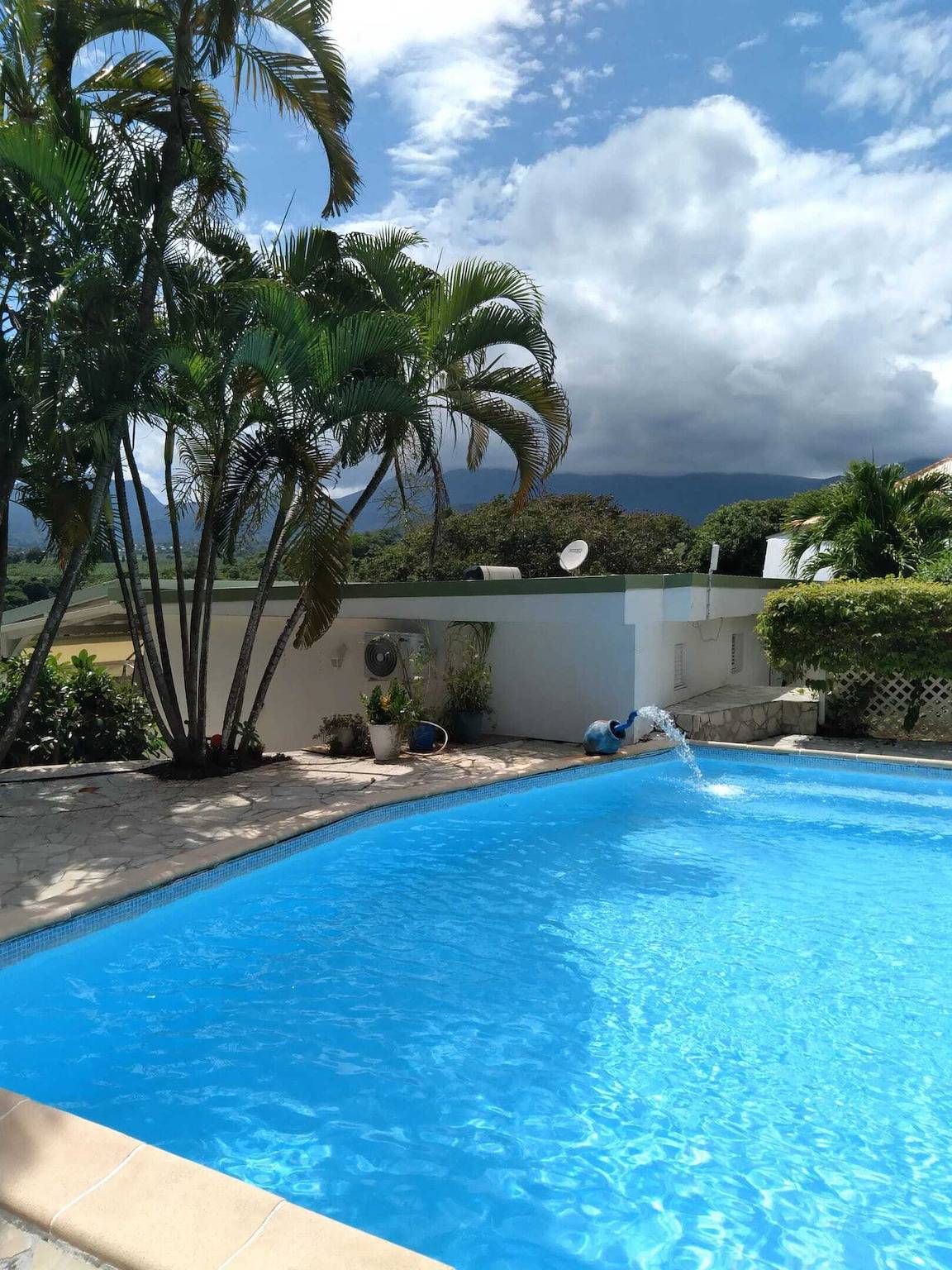 Encantador Bungalow en Capesterre-Belle-Eau, 35 m², piscina in Capesterre-Belle-Eau, Guadalupe