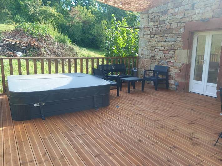 Location de vacances pour 4 personnes, avec jacuzzi ainsi que balcon et jardin à Collonges-la-Rouge - 3