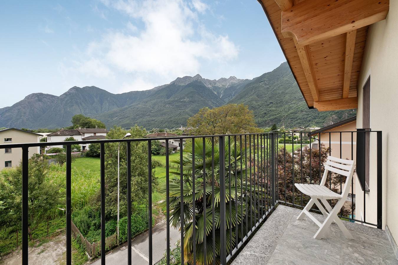 Ganze Wohnung, Apartment 'Mansarda' mit Bergblick, Wlan und Klimaanlage in San Cassiano Valchiavenna, Prata Camportaccio