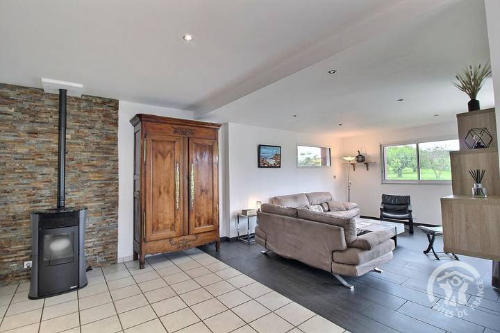 Gîte pour 6 personnes, avec jardin et terrasse, animaux acceptés
