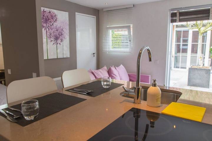 B&b voor 2 personen, with Terras and Tuin as well as Uitzicht in Diemen
