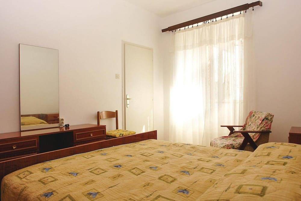 Amazing home in Pula with Wifi in Pomer, Southcoast Istria