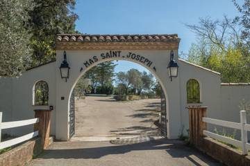 Maison De Vacances pour 8 Personnes dans Saint-Gilles, Région de Nîmes, Photo 2