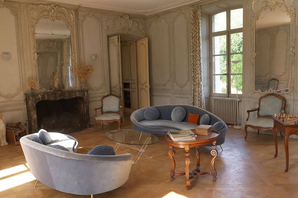 Loue superbe château 28 couchages avec piscine et tennis à 1h15 de Paris in Grainville, Région de Les Andelys