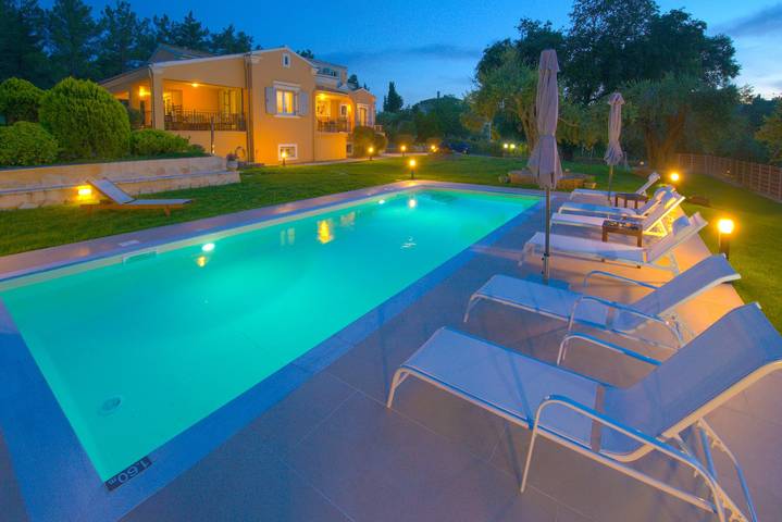 Villa pour 12 personnes, avec Balcon ainsi que Terrasse et Jardin