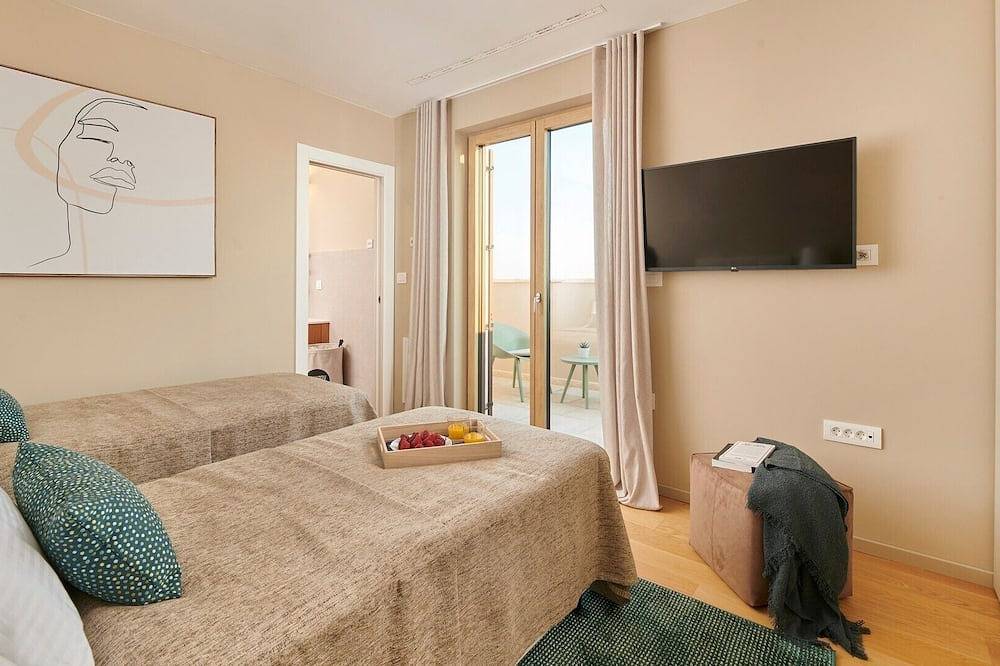 Villa moderna Efa con piscina in Visignano (Općina), Istria centrale
