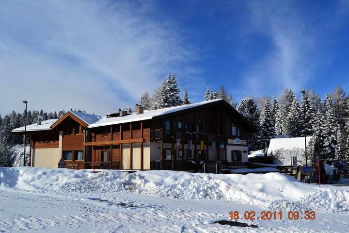 Hôtel pour 3 personnes, avec terrasse ainsi que sauna et jardin dans Varena