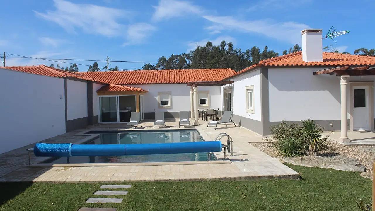 Villa for 5 People in Salir de Matos, Leiria District