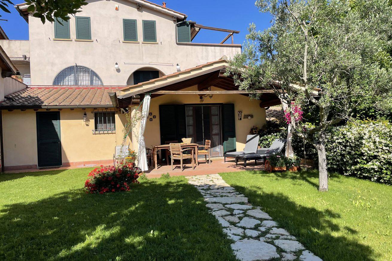 Ganze Wohnung, Casa Sophia, Pool mit Meerblick - Privater Garten, Grill und Parkplatz  in Guardistallo, Etruskische Küste