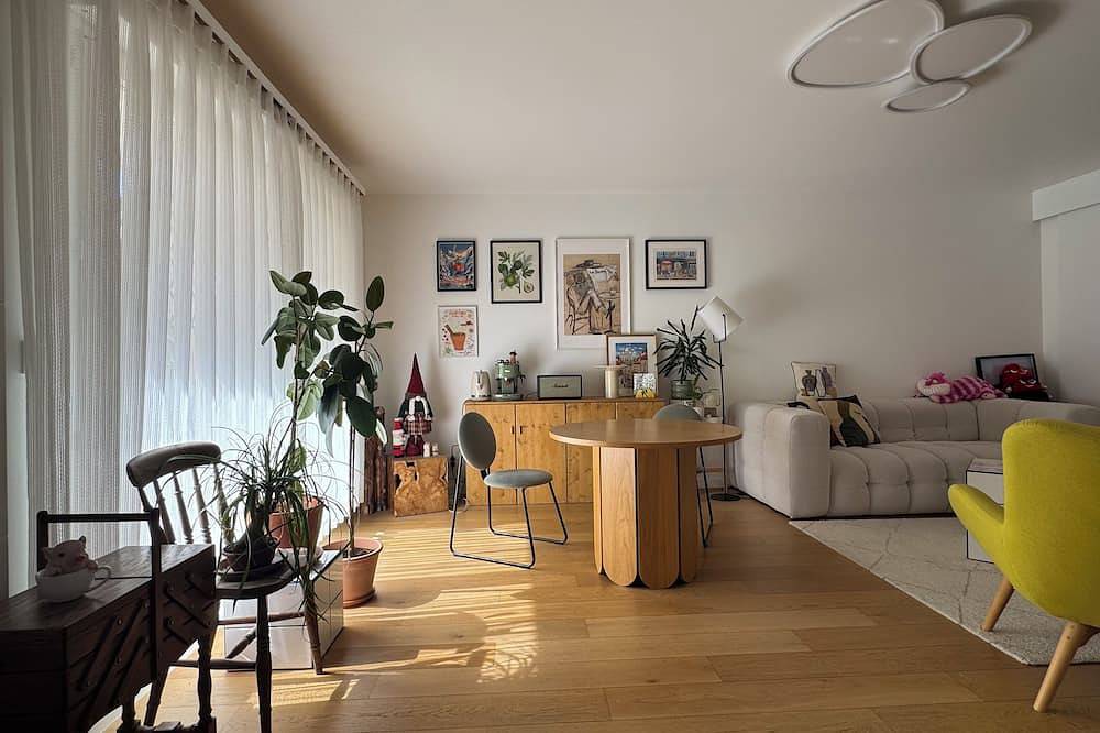 Apartamento entero, Bright & cozy apartment with a large terrace—8 minutes from La Défense in La Garenne-Colombes, Altos del Sena