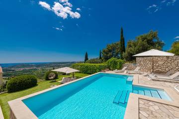 Villa for 10 People in Srebreno, Dubrovnik-Neretva, Photo 1