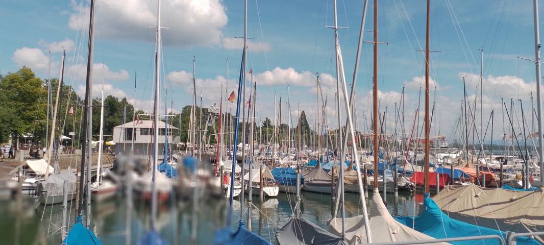 Ganze Wohnung, Annettes Luxusapartment am Stadtpark mit privater Terrasse und Wlan in Friedrichshafen, Region Bodensee-Oberschwaben