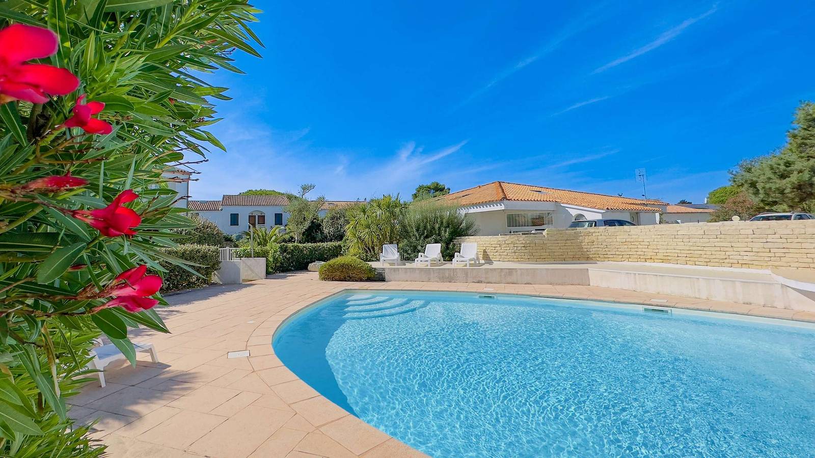 Ganze Ferienwohnung, Ferienwohnung für 5 Personen mit Pool in La Couarde-sur-Mer, Ile de Re