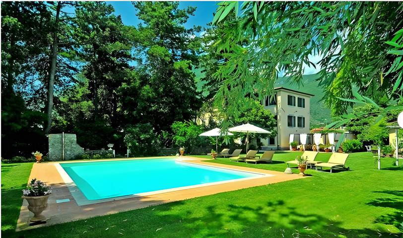 Camera 'Villa Lombardi - Camera 5' con piscina condivisa, Wi-Fi e aria condizionata in Camaiore (Toscana), Riviera Toscana