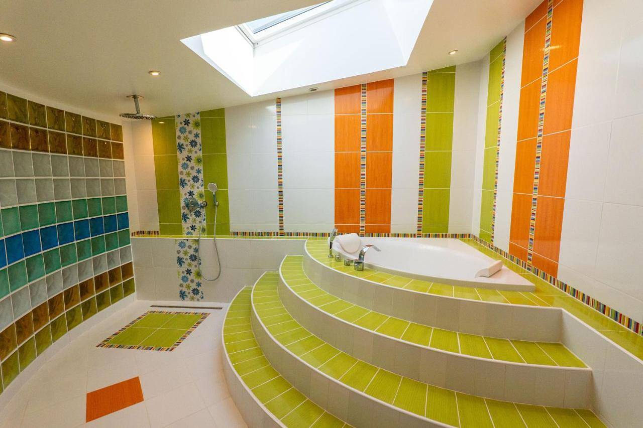 Loft d'exception 350m2 spacieux et lumineux avec piscine à 15 min de la mer in Aimargues, Côte méditerranéenne (France)