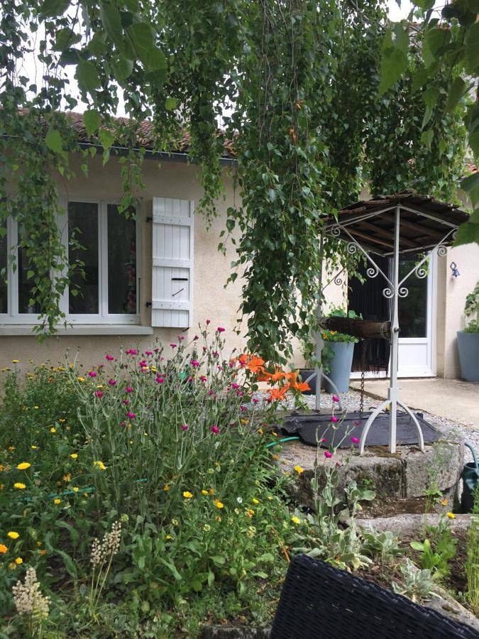 Gîte pour 4 personnes, avec jardin et piscine à Oradour-Saint-Genest
