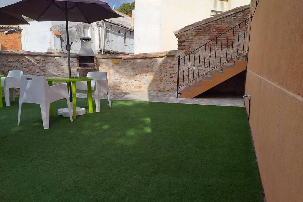 The oven of Leopoldo Conjunto Rural in Hueva, La Alcarria