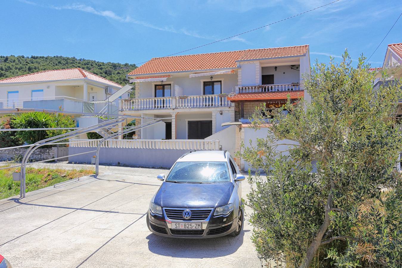 Ganze Wohnung, 1-Zimmer-Ferienwohnung mit Terrasse und Meerblick Slatine, Ciovo A-16131-c in Slatine, Ciovo