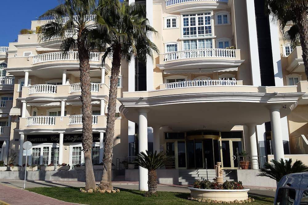 Apartamento entero, Lujoso apartamento con vista directa al mar (Wifi gratuito, a 5 minutos de la playa) in Playa Moncayo, Guardamar del Segura