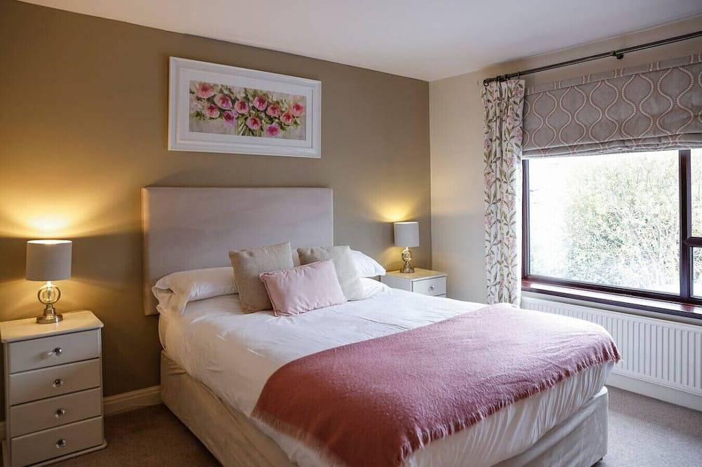 Stylish Family Home Close To City Centre with Parking in Cardiff, Cardiff e dintorni