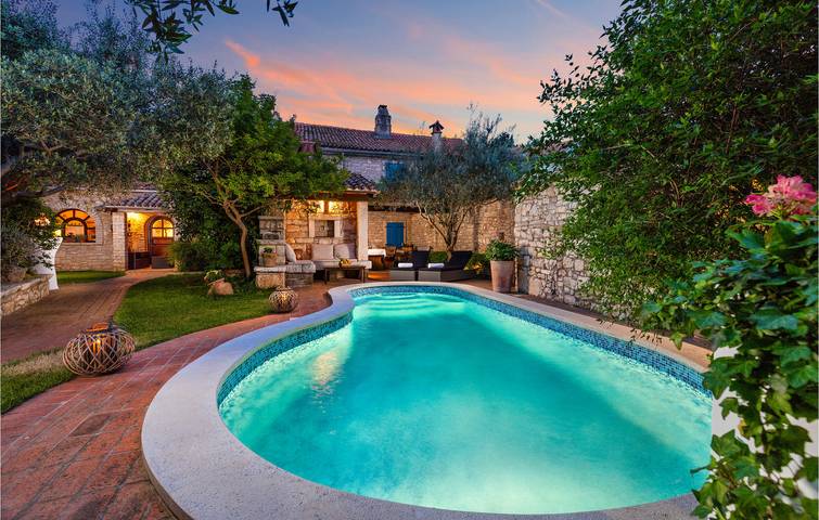 Gemütliche Ferienwohnung mit Pool, WLAN und Terrasse in der Nähe von Krnica und der Küste in Krnica, Marčana