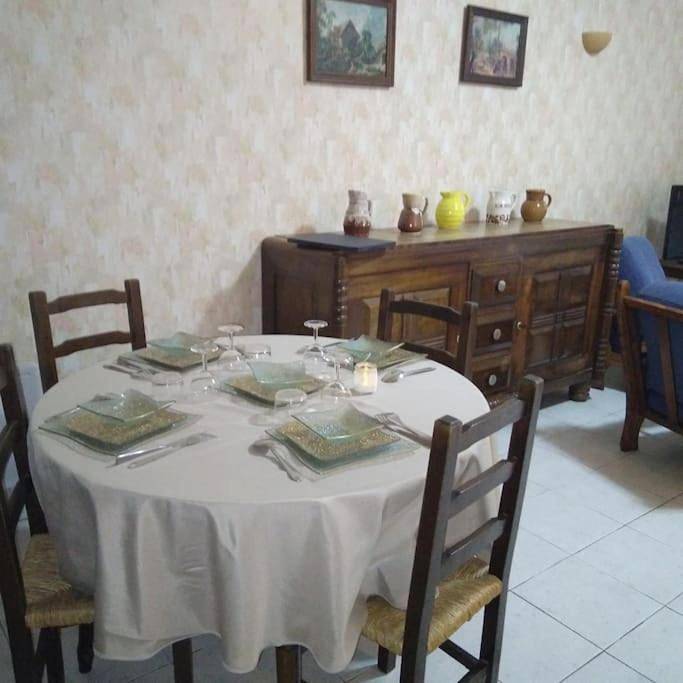Appartement entier, Le Despeyrous gite en ville in Beaumont-de-Lomagne, Tarn-et-Garonne