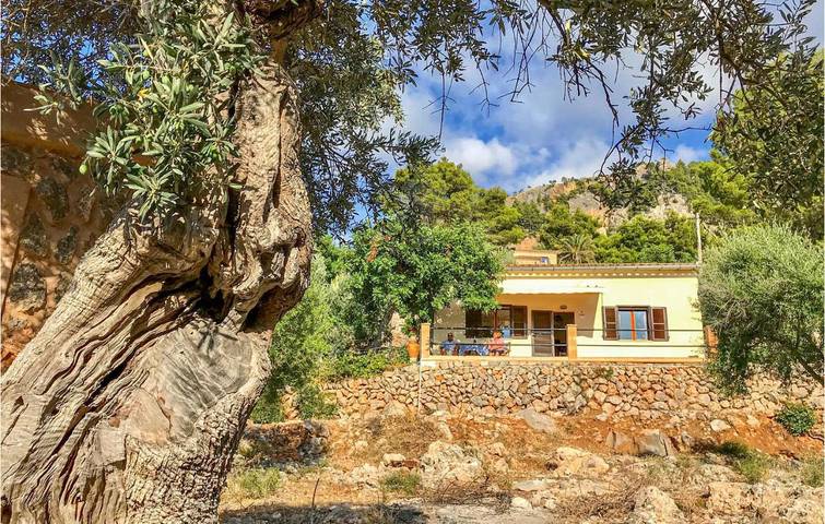 Holiday rental for 4 people in Deià