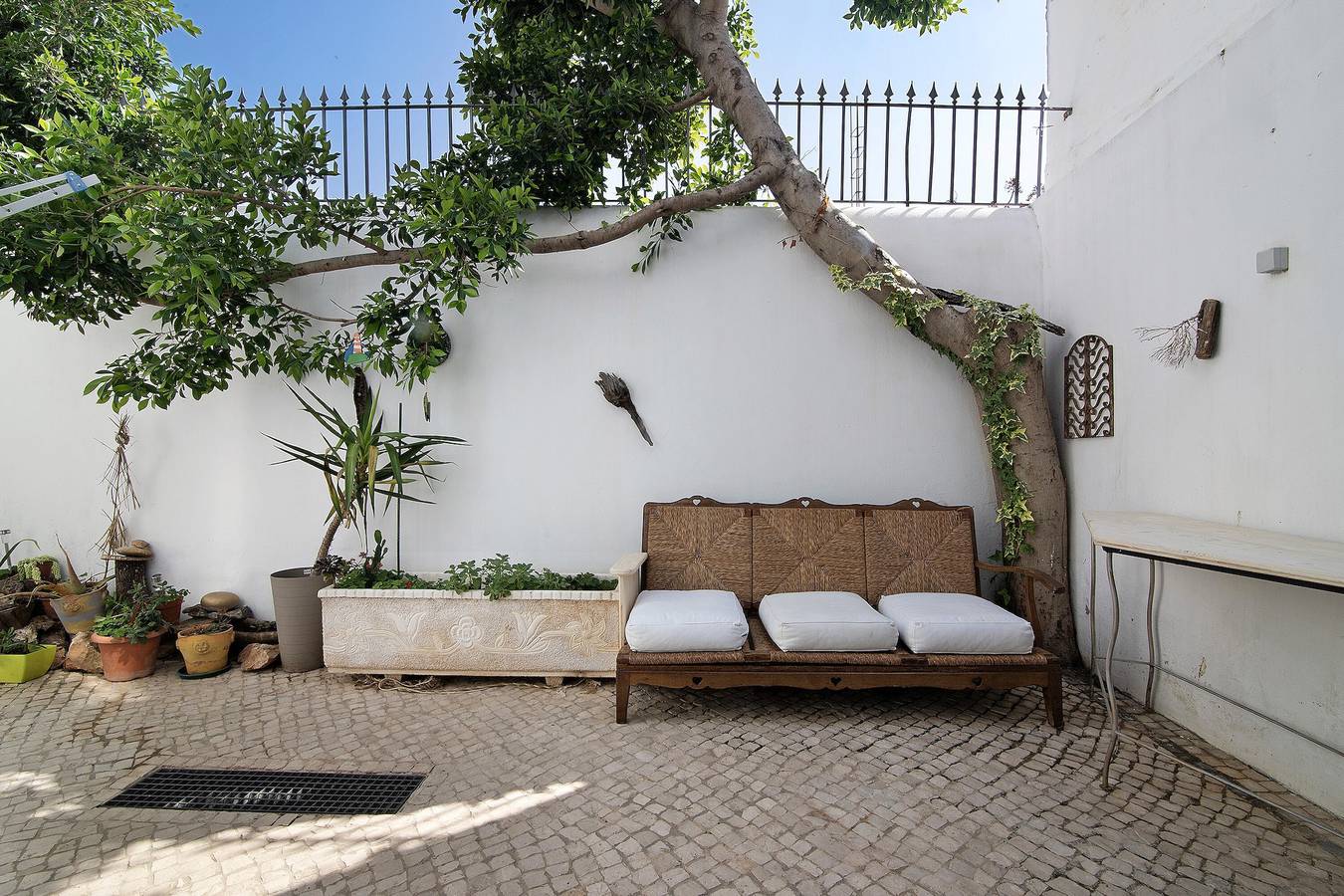 Holiday Home 'Casa da Cidade De Loulé' with Private Terrace and Wi-Fi in Loulé, Loulé (São Sebastião)