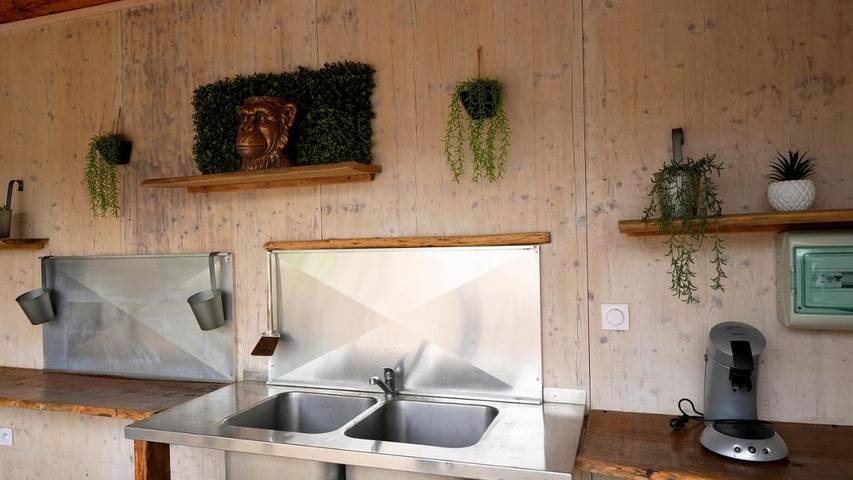 Location de vacances pour 8 personnes, avec terrasse et piscine ainsi que vue et jardin, animaux acceptés à Thézan-lès-Béziers - 4