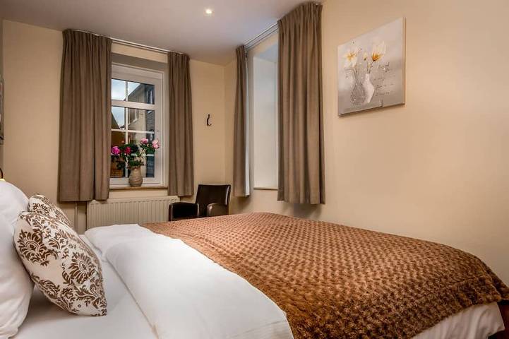 Gîte pour 2 personnes, avec jacuzzi et jardin ainsi que terrasse et sauna dans Epen - 3