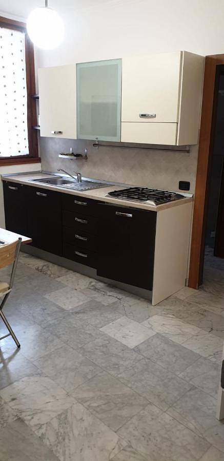 Ferienwohnung für 4 Personen, mit Seeblick und Pool sowie Garten in Garda - 2