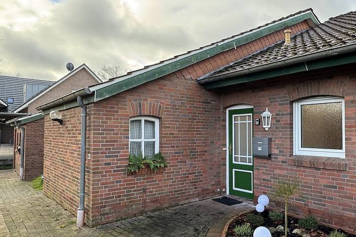 Location de vacances pour 3 personnes, avec terrasse et jardin à Rhauderfehn