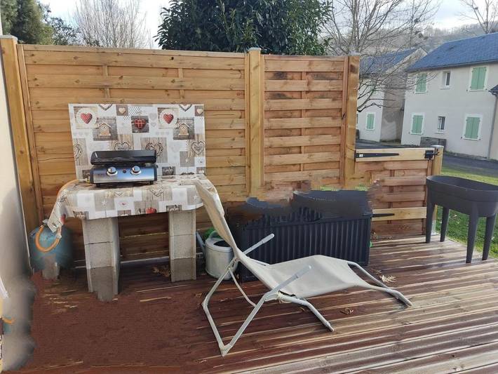 Location de vacances pour 5 personnes, avec terrasse ainsi que bassin pour enfant et piscine dans Saint-Geniez-d'Olt-et-d'Aubrac - 4