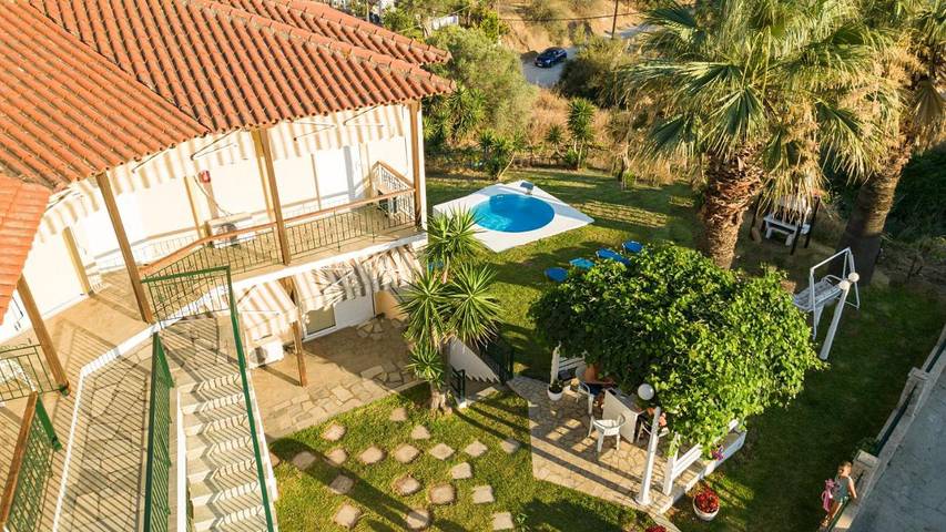 Ferienwohnung für 2 Personen, mit Ausblick und Terrasse sowie Garten - 1