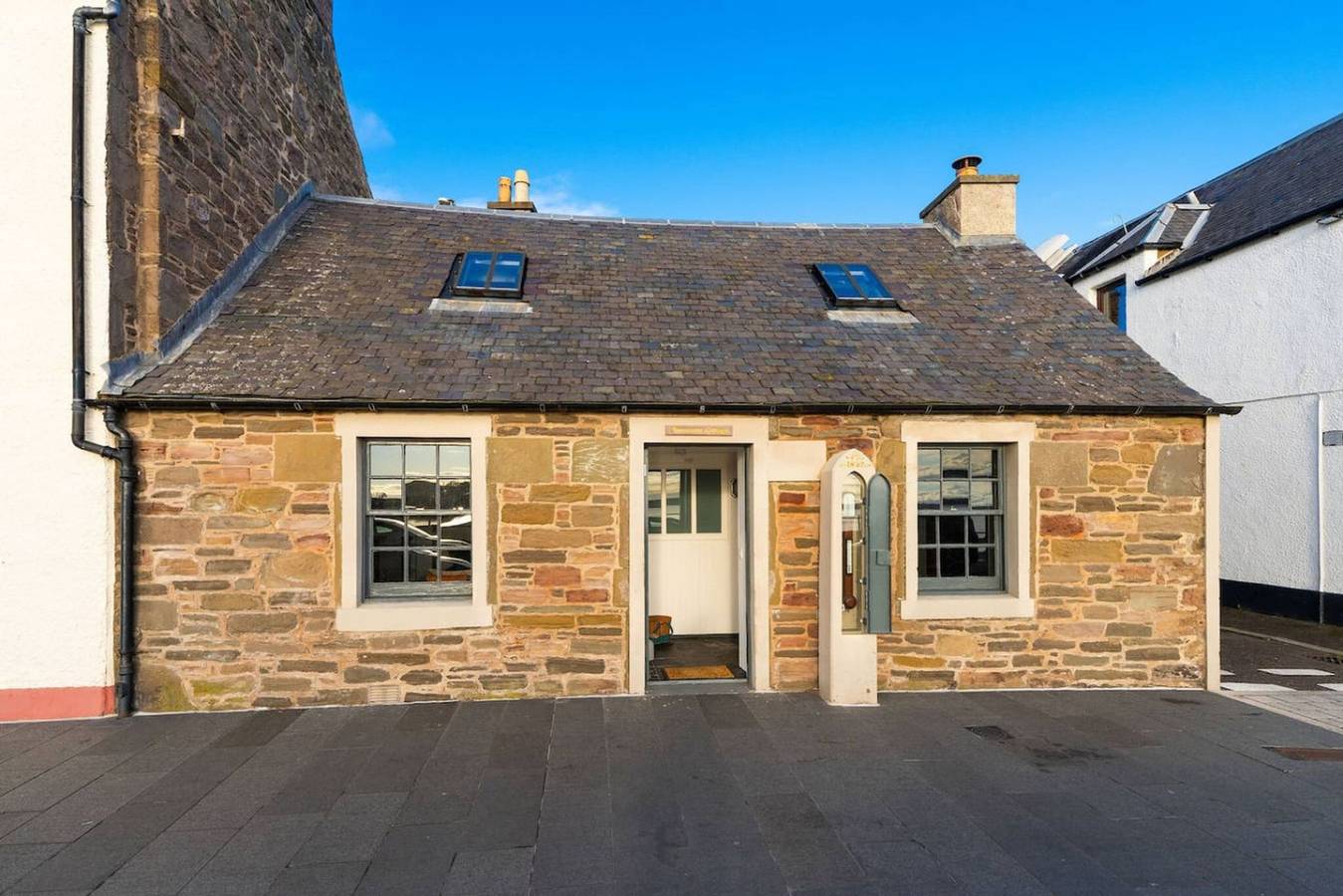 Entire apartment, Barometer Cottage in Broughty Ferry, Dundee in Dundee, Angus