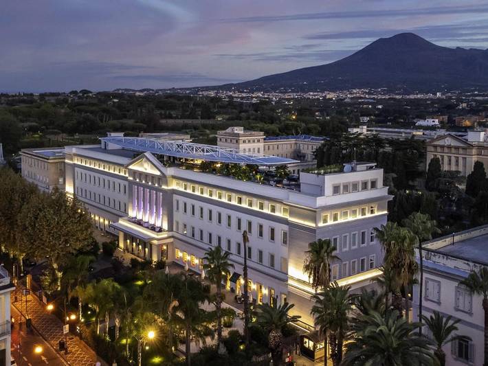 Hotel voor 2 personen, with sauna and whirlpool as well as tuin in Pompei