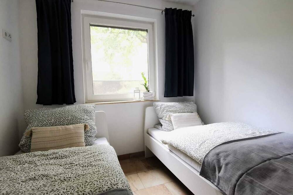 Gemütliches Ferienhaus am See im Wald - mit Kamin - Familien/Paare/Haustiere in Schönberg (Mark), Lindow