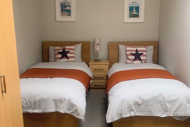Entire apartment, Delightful Howth Village apartment in Dublin in Howth, Fingal
