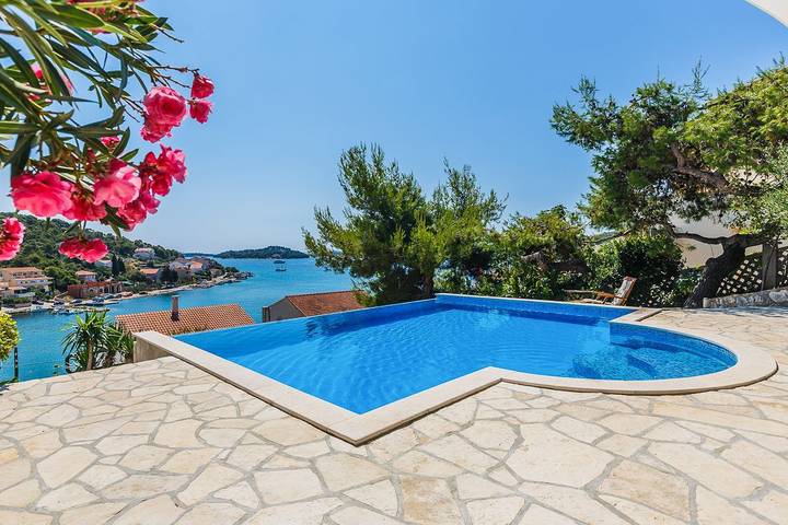 Villa pour 9 personnes, avec terrasse et jardin à Tisno - 3